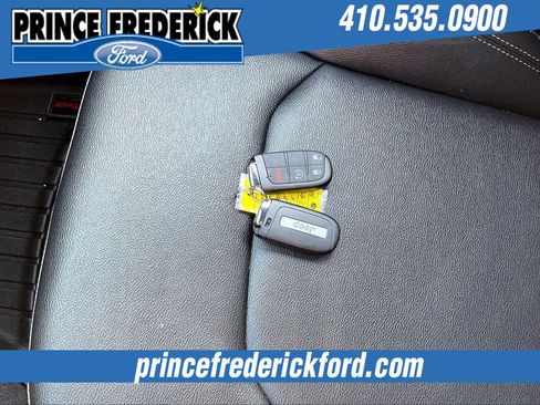 Used 2024 Jeep Compass Latitude w/ Sun and Sound Group image 10