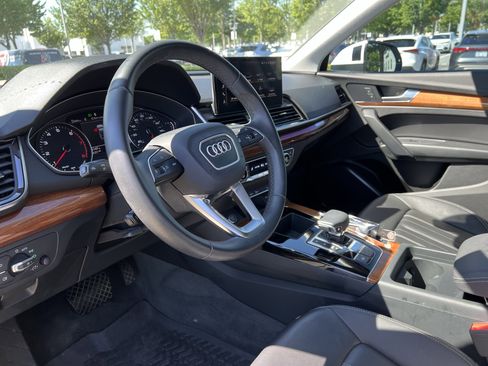 Used 2023 Audi Q5 2.0T Premium w/ Convenience Package AWD/4WD image 17