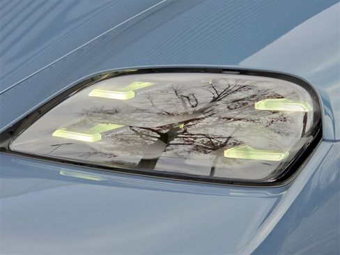 Used 2025 Porsche Taycan GTS image 25