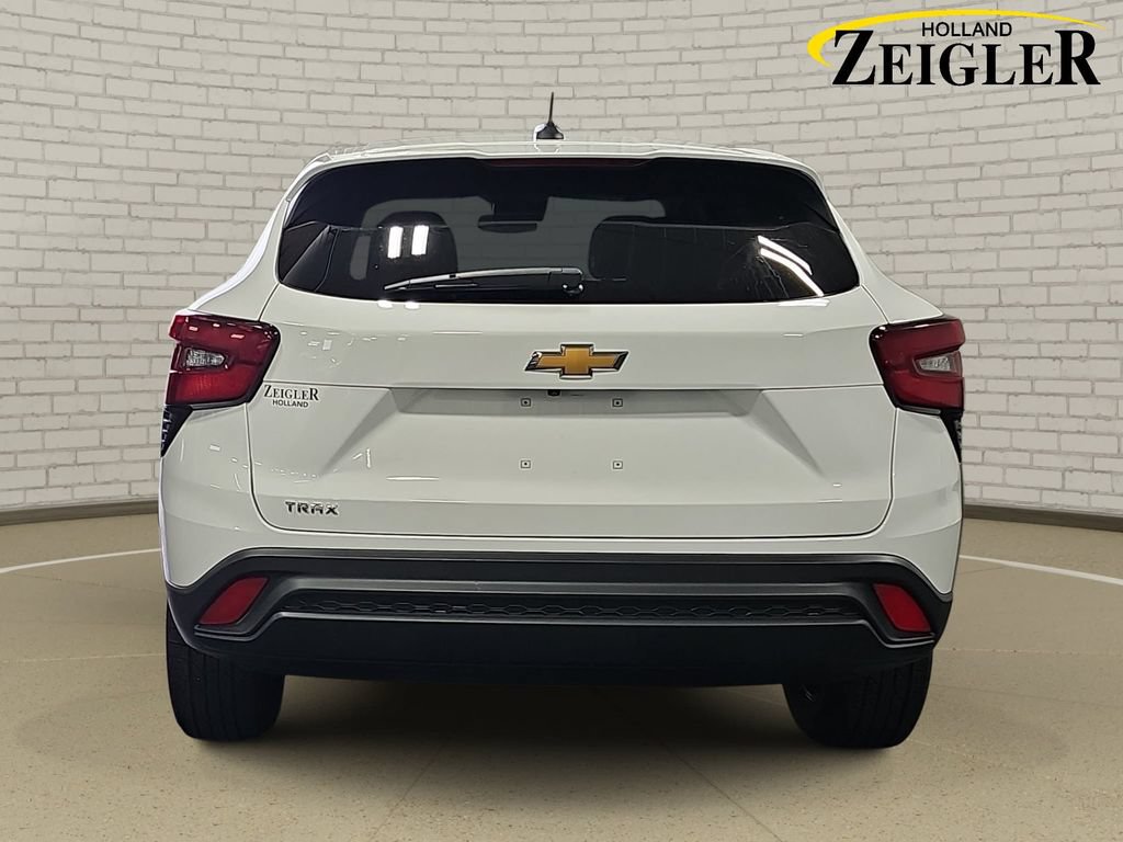 Used 2024 Chevrolet Trax LS FWD image 6