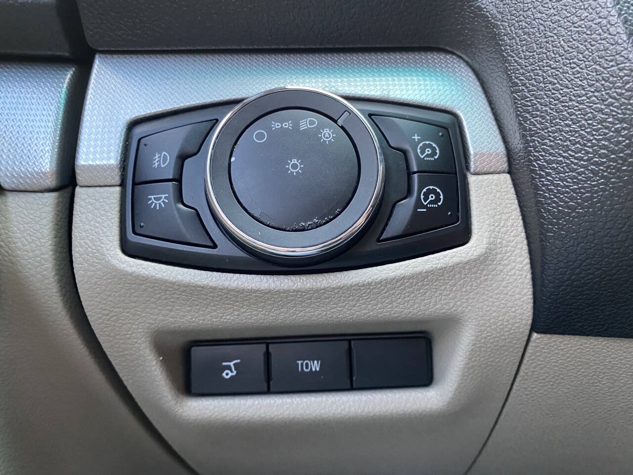Used 2012 Ford Explorer XLT AWD/4WD image 31