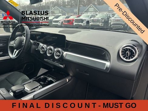 Used 2021 Mercedes-Benz GLB 250 4MATIC w/ AMG Line image 45
