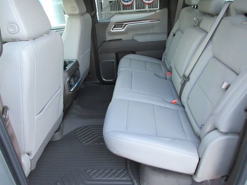New 2026 Chevrolet Silverado 1500 LTZ w/ LTZ Premium Package AWD/4WD image 16