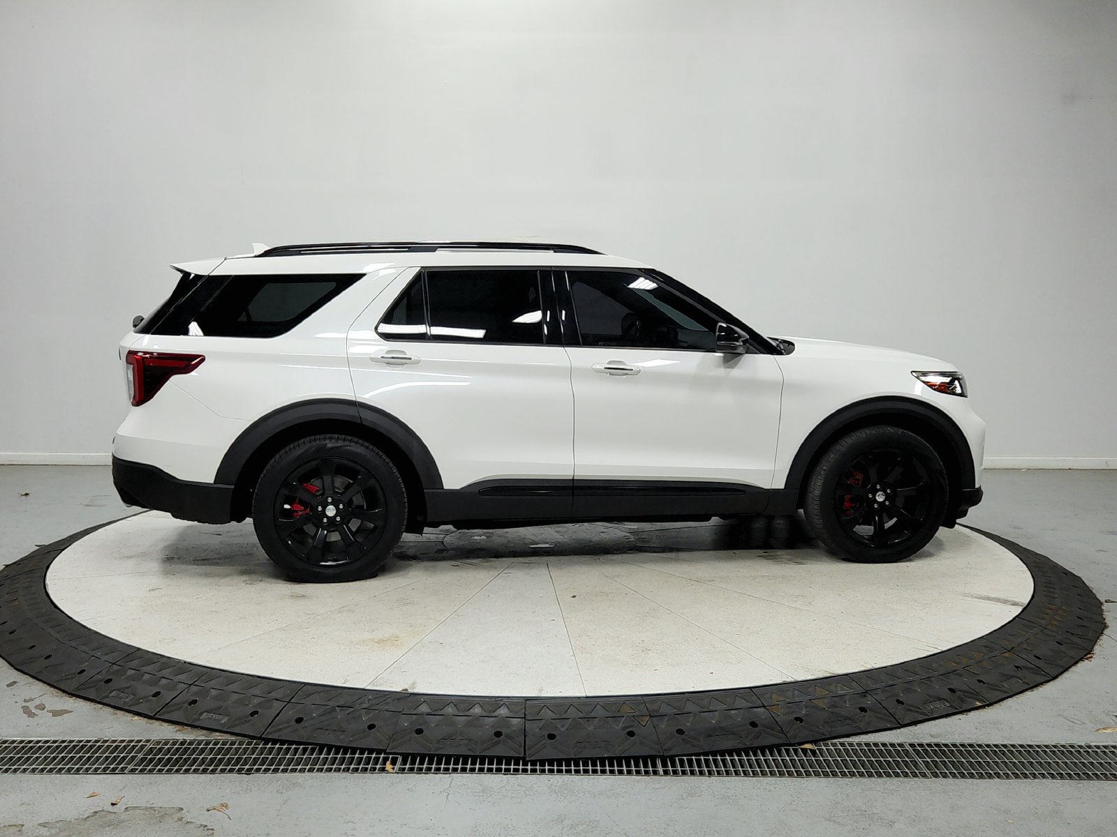 Used 2020 Ford Explorer ST w/ ST Street Pack AWD/4WD image 9