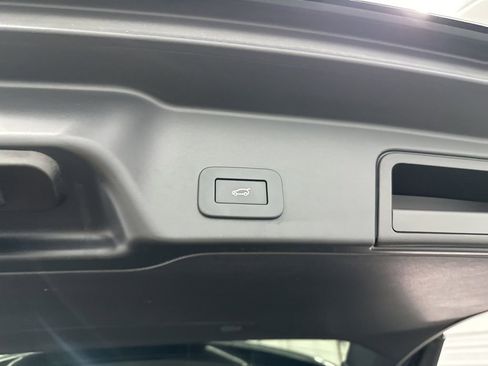 Used 2023 Land Rover Range Rover Evoque R-Dynamic SE image 27