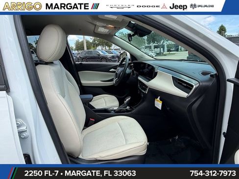Used 2024 Buick Encore GX Preferred FWD image 17