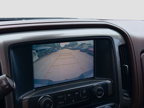 Used 2018 Chevrolet Silverado 1500 High Country AWD/4WD image 11