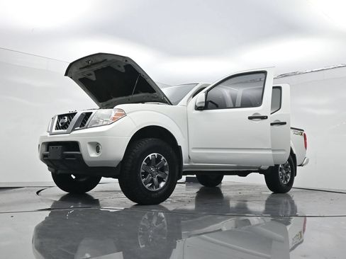 Used 2018 Nissan Frontier PRO-4X AWD/4WD image 31