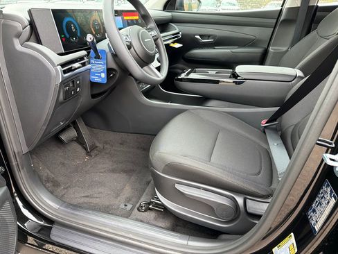 New 2026 Hyundai Tucson Blue SE image 9