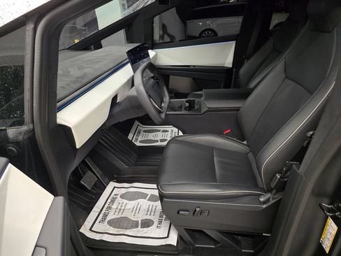 Used 2024 Tesla Cybertruck Cyberbeast AWD/4WD image 20
