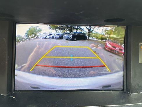 Used 2015 Lexus ES 300h w/ Navigation System Package image 18