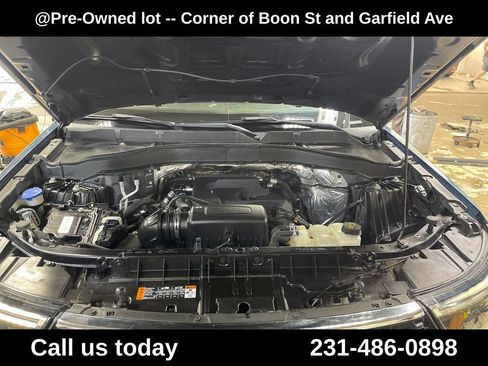 Used 2020 Ford Explorer XLT w/ Equipment Group 202A AWD/4WD image 10