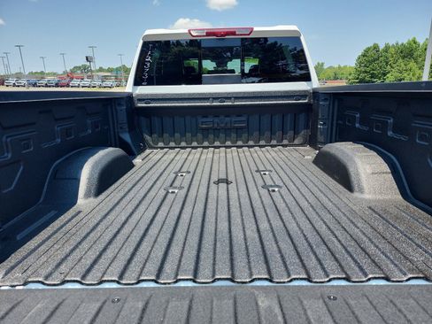 Used 2026 GMC Sierra 2500 AT4X AWD/4WD image 17