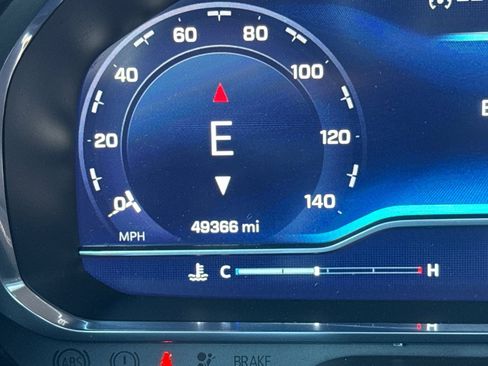 Used 2022 Chevrolet Tahoe Z71 w/ Off-Road Capability Package image 3