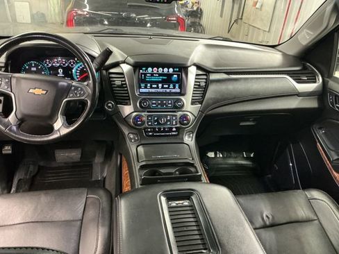 Used 2019 Chevrolet Suburban Premier image 29