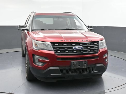 Used 2016 Ford Explorer Sport w/ Equipment Group 401A AWD/4WD image 2