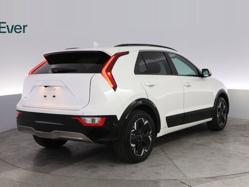 Used 2024 Kia Niro Wind FWD image 3
