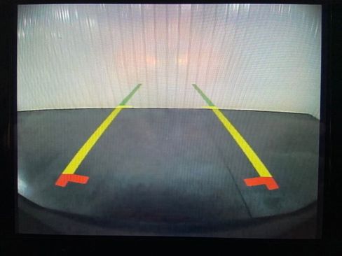 Used 2020 Chrysler Pacifica Touring-L image 15