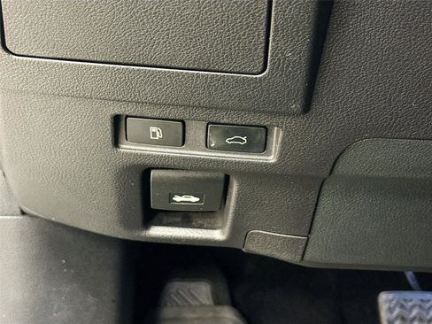 Used 2019 Lexus ES 300h w/ Luxury Package image 10