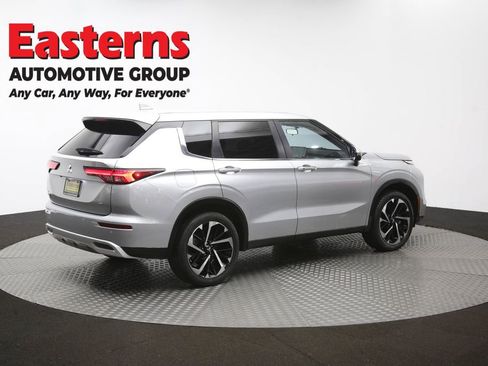 Used 2023 Mitsubishi Outlander SE AWD/4WD image 40