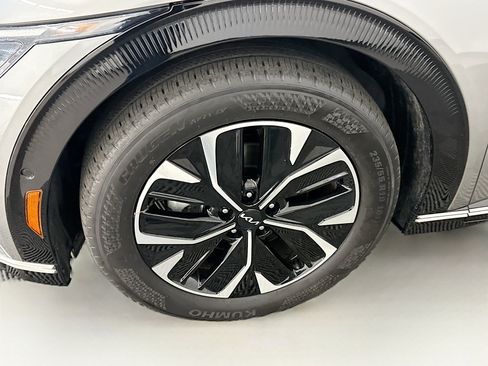 Used 2024 Kia EV6 Wind w/ Wind Technology Package image 11