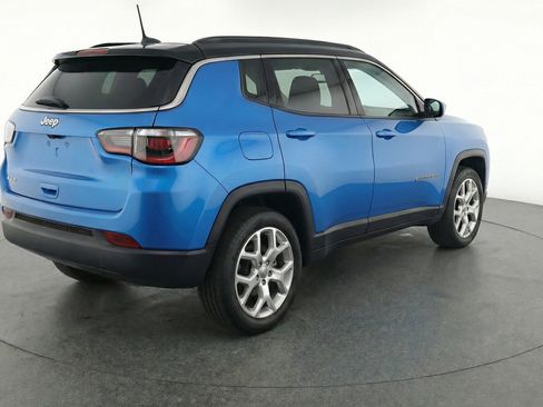 Used 2025 Jeep Compass Limited AWD/4WD image 9