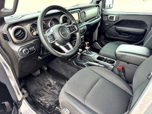 Used 2020 Jeep Gladiator Sport w/ Quick Order Package 24S AWD/4WD image 11