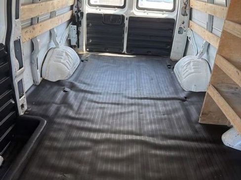 Used 2016 Chevrolet Express 2500 Extended RWD image 21