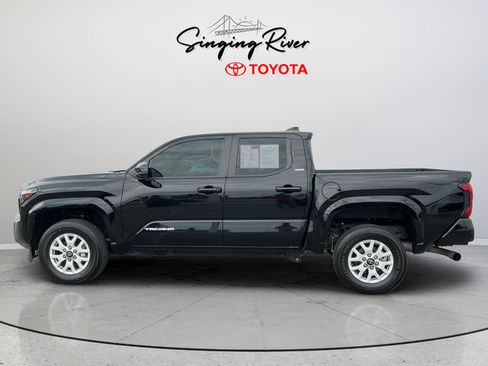 Used 2024 Toyota Tacoma SR5 AWD/4WD image 4