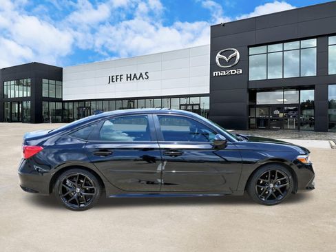 Used 2023 Honda Civic Sport image 5