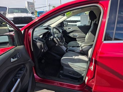 Used 2016 Ford Escape SE image 9