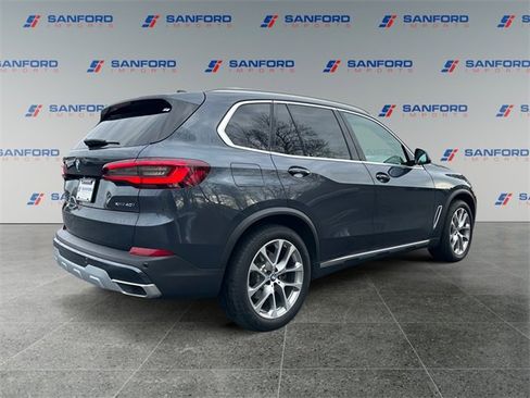 Used 2022 BMW X5 xDrive40i w/ Luxury Seating Package image 5