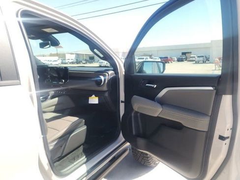 New 2026 Chevrolet Colorado ZR2 w/ ZR2 Bison Edition image 34