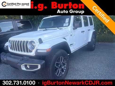 Used 2026 Jeep Wrangler Unlimited Sahara AWD/4WD image 1