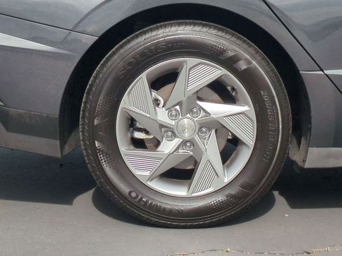 Certified 2025 Hyundai Sonata SE FWD image 9