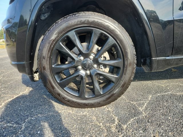 Used 2019 Jeep Grand Cherokee Altitude AWD/4WD image 28