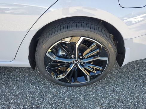 New 2025 Nissan Altima 2.5 SR w/ SR Premium Package image 29