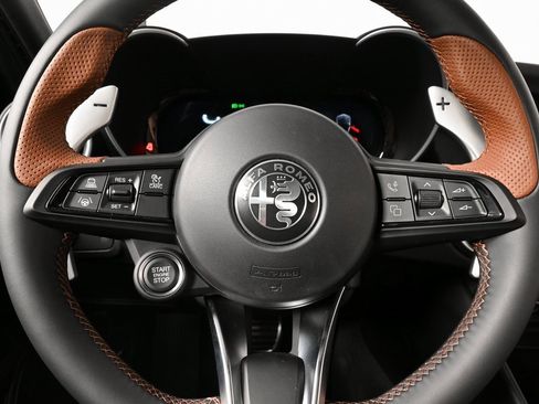 New 2025 Alfa Romeo Giulia w/ Driving Assist Package image 10