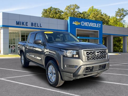 Used 2022 Nissan Frontier SV image 1