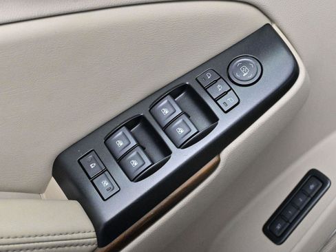 Used 2019 GMC Yukon Denali w/ Denali Ultimate Package image 11