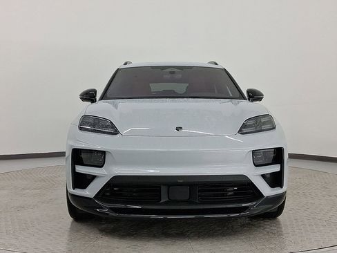 Certified 2025 Porsche Macan Turbo Electric AWD/4WD image 10