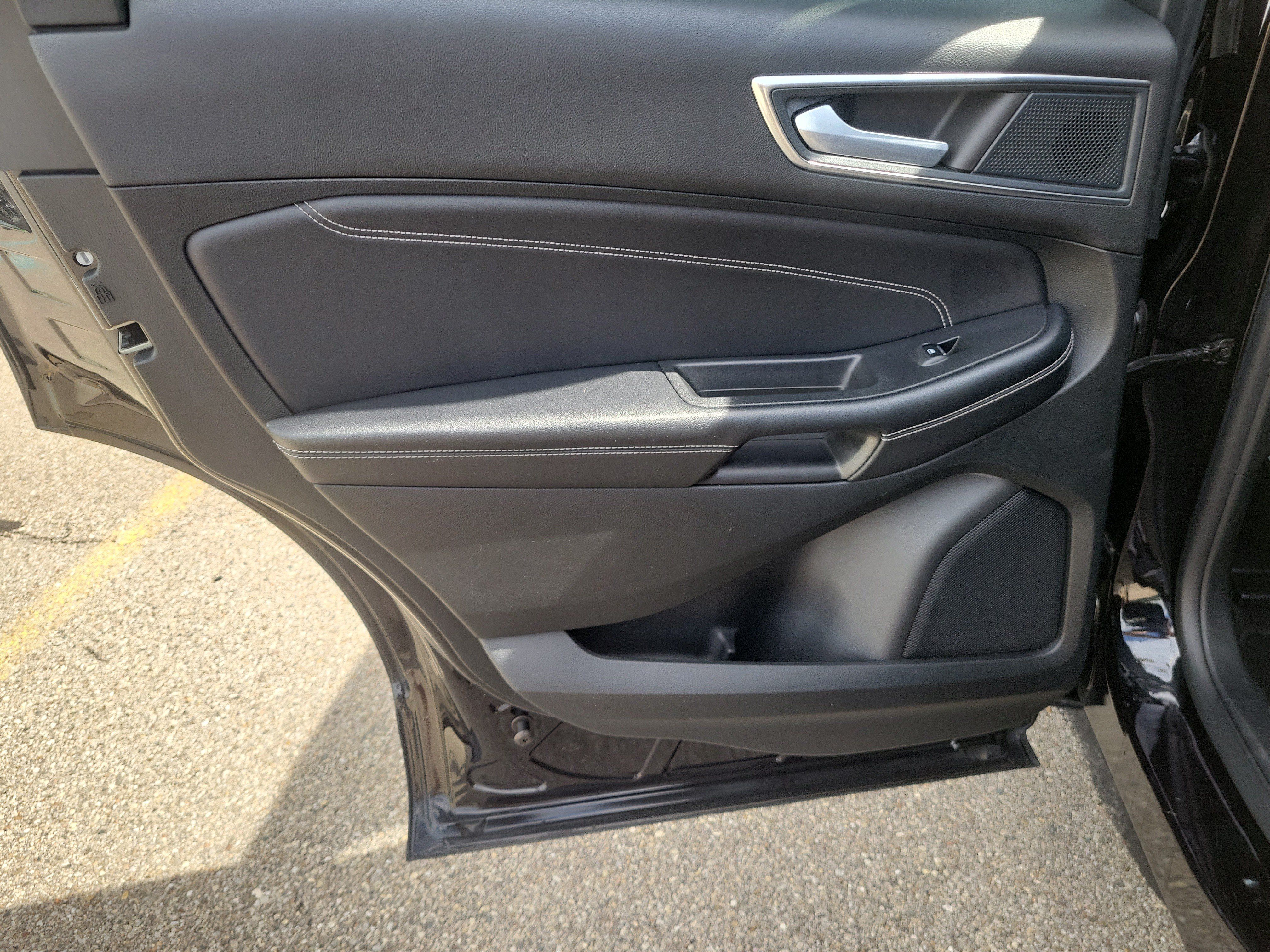 Used 2023 Ford Edge Titanium AWD/4WD image 14