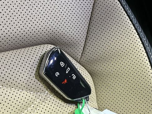 Used 2024 Volkswagen Atlas Cross Sport SE image 25