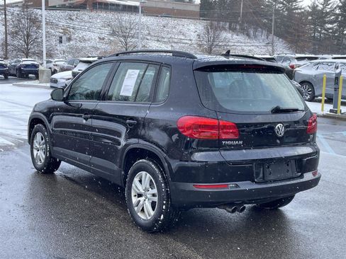 Used 2017 Volkswagen Tiguan S image 3