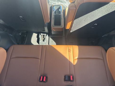 New 2026 Nissan Pathfinder Platinum image 16