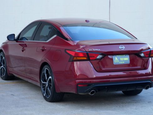 Used 2024 Nissan Altima 2.5 SR w/ SR Premium Package FWD image 46