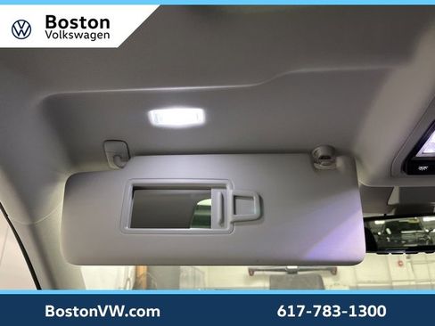 New 2025 Volkswagen Tiguan SE image 24