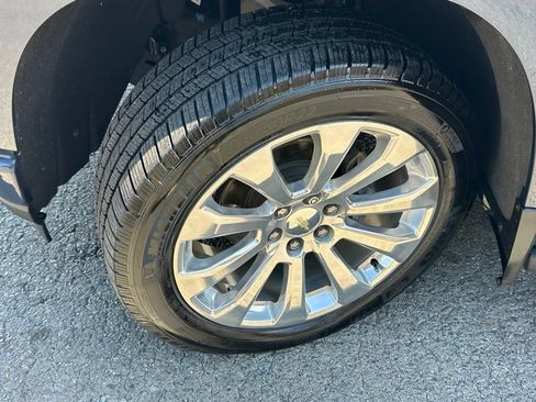 Used 2019 Chevrolet Silverado 1500 High Country w/ Technology Package AWD/4WD image 41