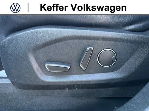 Used 2018 Ford Edge Titanium AWD/4WD image 13