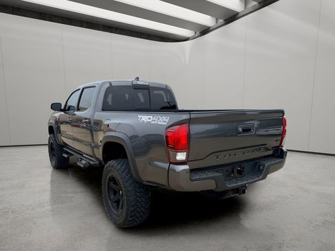 Used 2019 Toyota Tacoma TRD Off-Road w/ Technology Package AWD/4WD image 3